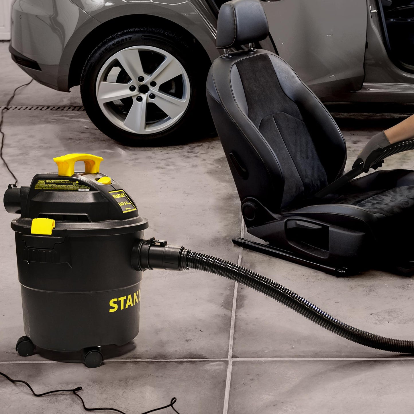 Stanley - SL18116P Wet/Dry Vacuum, 6 Gallon, 4 Horsepower Black