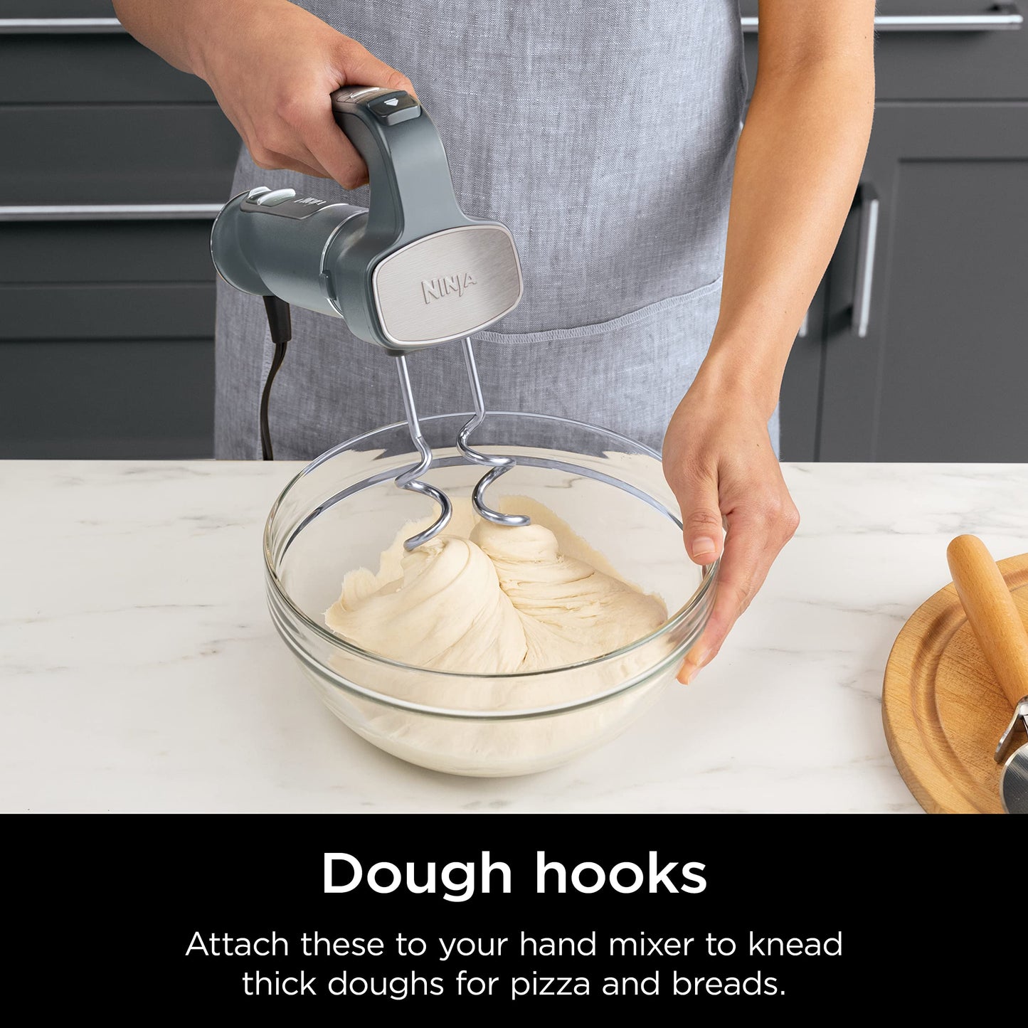 Ninja Hand Mixer, Immersion Blender, Foodi Power Mixer System, 750-Peak-Watt Handheld Emulsion Blender & Electric Hand Mixer Combo With Whisk, Beaters & 3-Cup Blending Vessel,120 volts, Black CI101