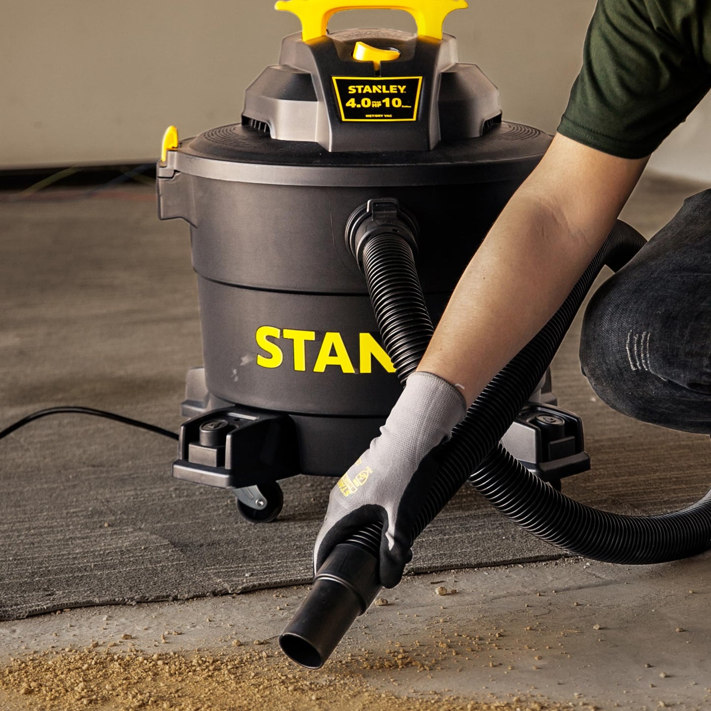 Stanley - SL18116P Wet/Dry Vacuum, 6 Gallon, 4 Horsepower Black