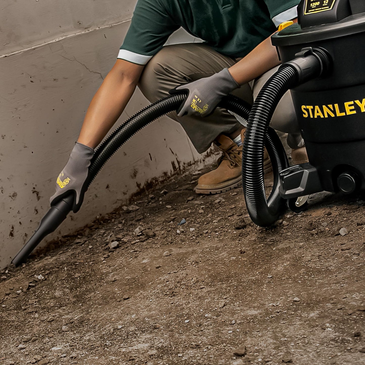 Stanley - SL18116P Wet/Dry Vacuum, 6 Gallon, 4 Horsepower Black