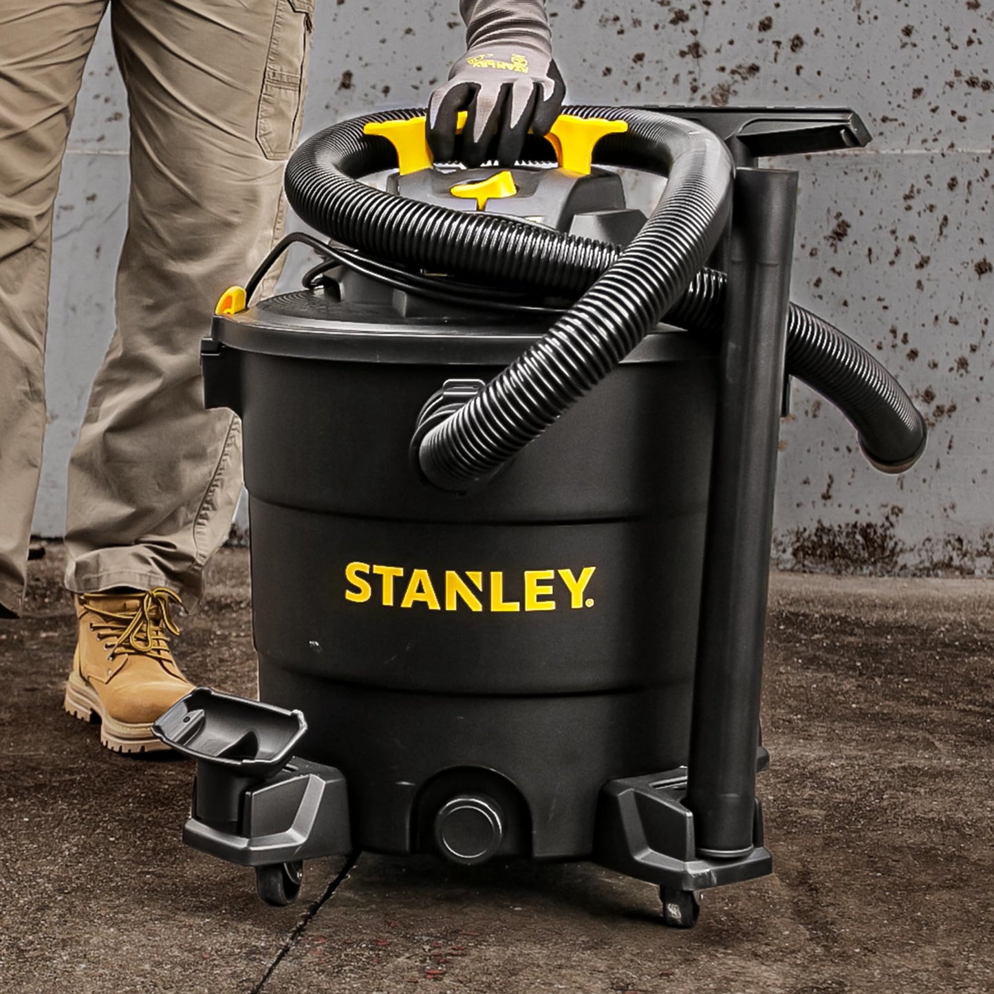 Stanley - SL18116P Wet/Dry Vacuum, 6 Gallon, 4 Horsepower Black